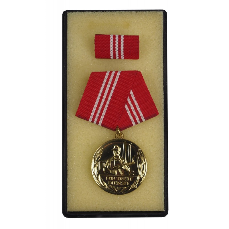 DDR Medaille Treue Dienste Kampfgruppe gold silber bronze 
