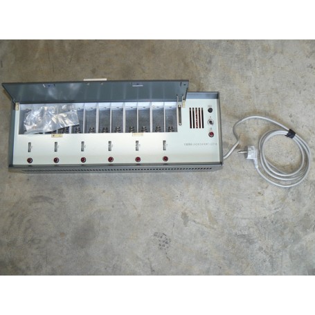 NVA Batterieladegerät für Funksprechgerät UFT 721, neu